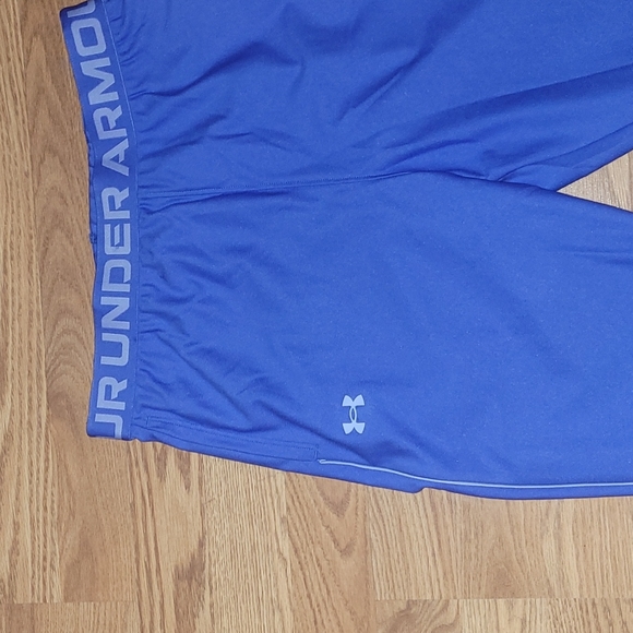 New Under Armour work out pants size youth large equaling womens medium - Picture 4 of 5